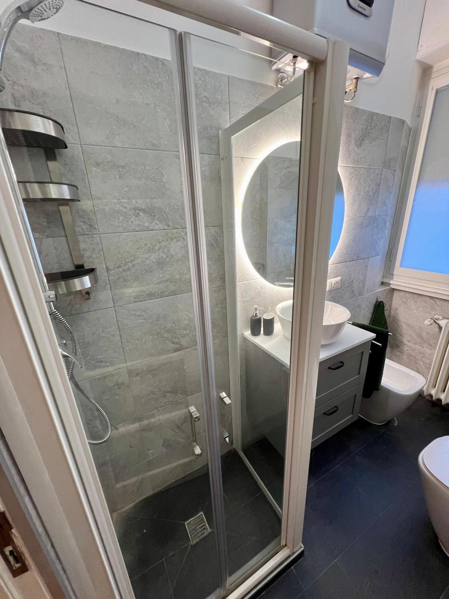 Apartment La Bella Charme 3 Km Away From Duomo/ Netflix & Wi-fi Included Mailand